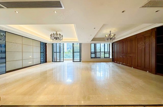 合景誉峰(西区)5室2厅222.04㎡1360万二手房图片