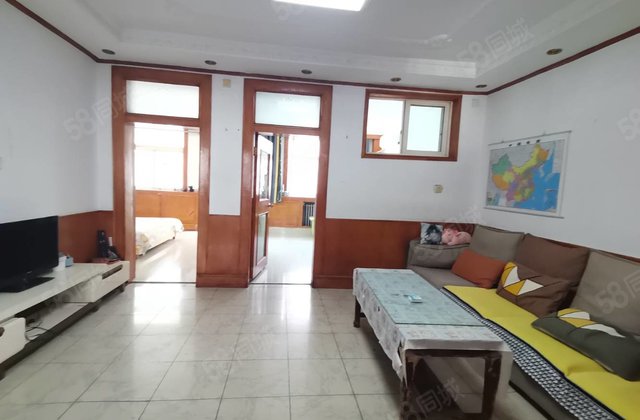 文轩总校 外国语 实验   3楼 3室 送储藏室免大税