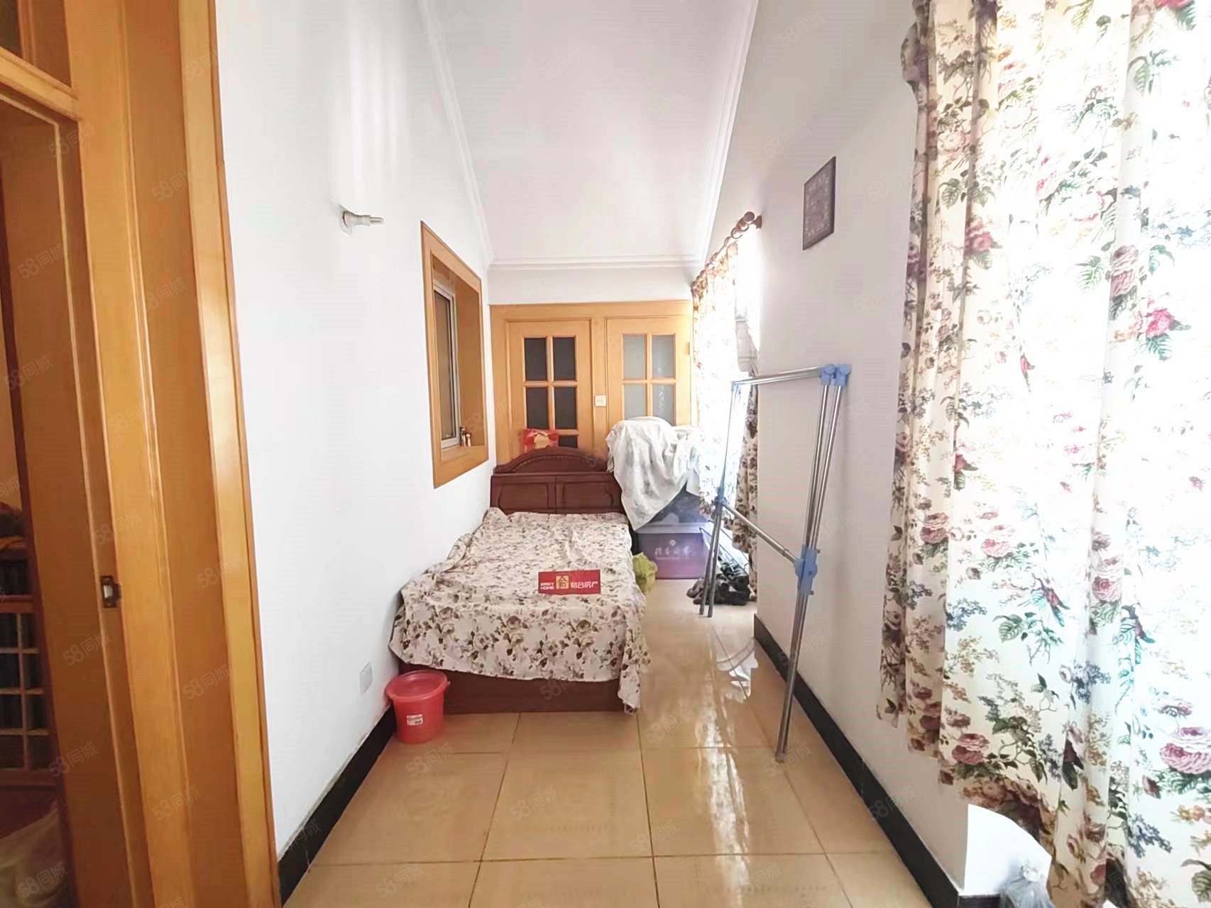 農(nóng)夫家園6室1廳2衛(wèi)194.77㎡南北450萬