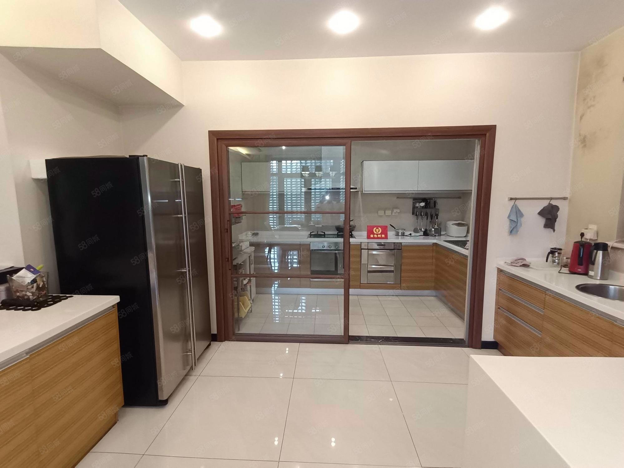 亞瀾灣(別墅)6室4廳3衛(wèi)449.49㎡南北1199萬