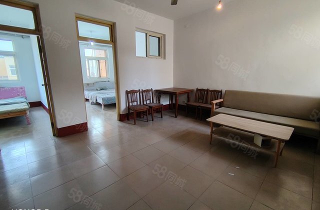 房东诚心出售！刚需必看 七中对过  免大税   停车方便