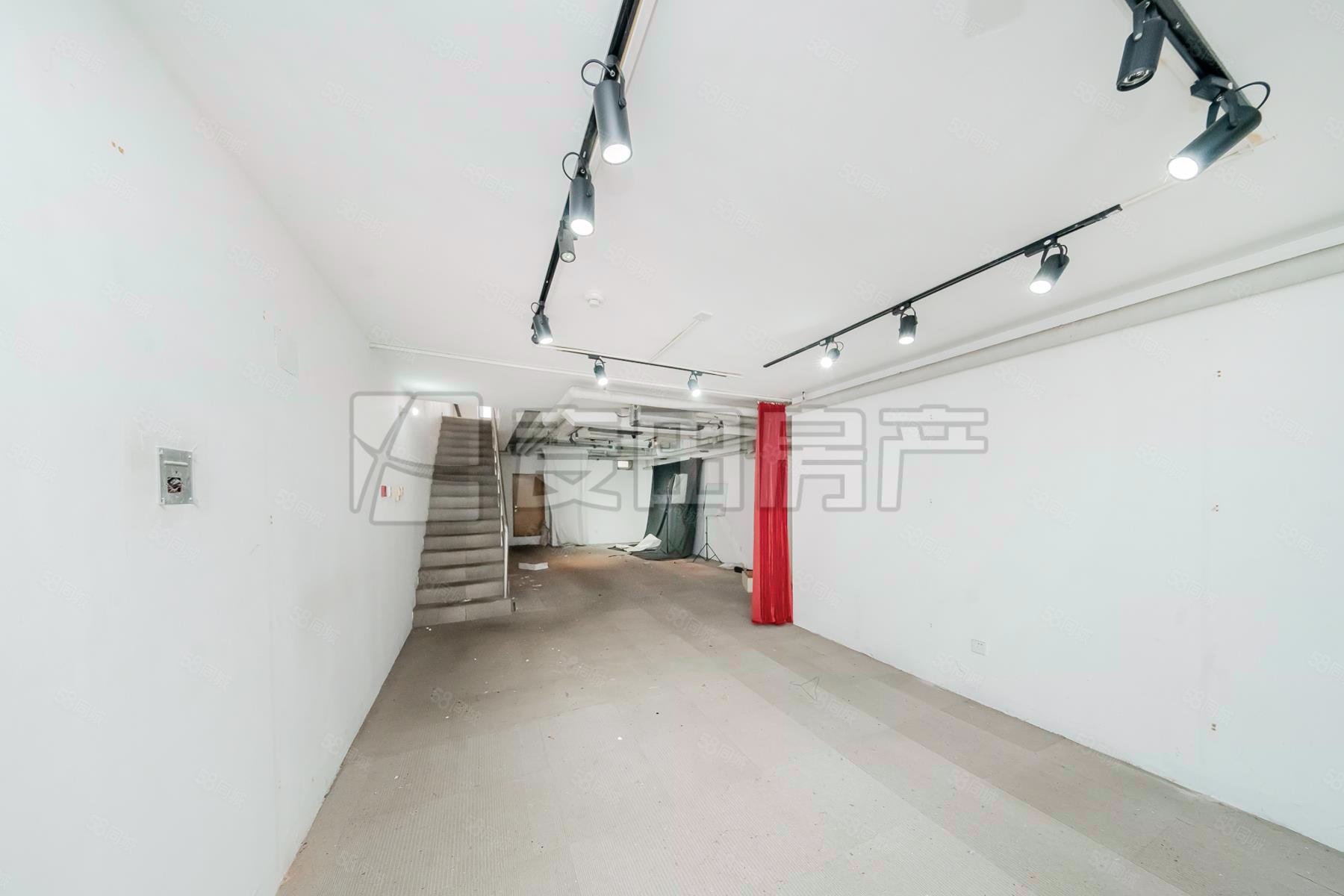 雪梨澳鄉(xiāng)(別墅)4室2廳4衛(wèi)214.85㎡南北1526萬(wàn)