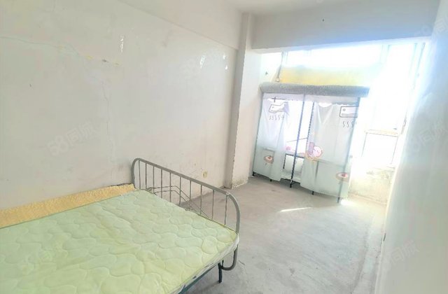 站前金街小区2室1厅88㎡42万二手房图片