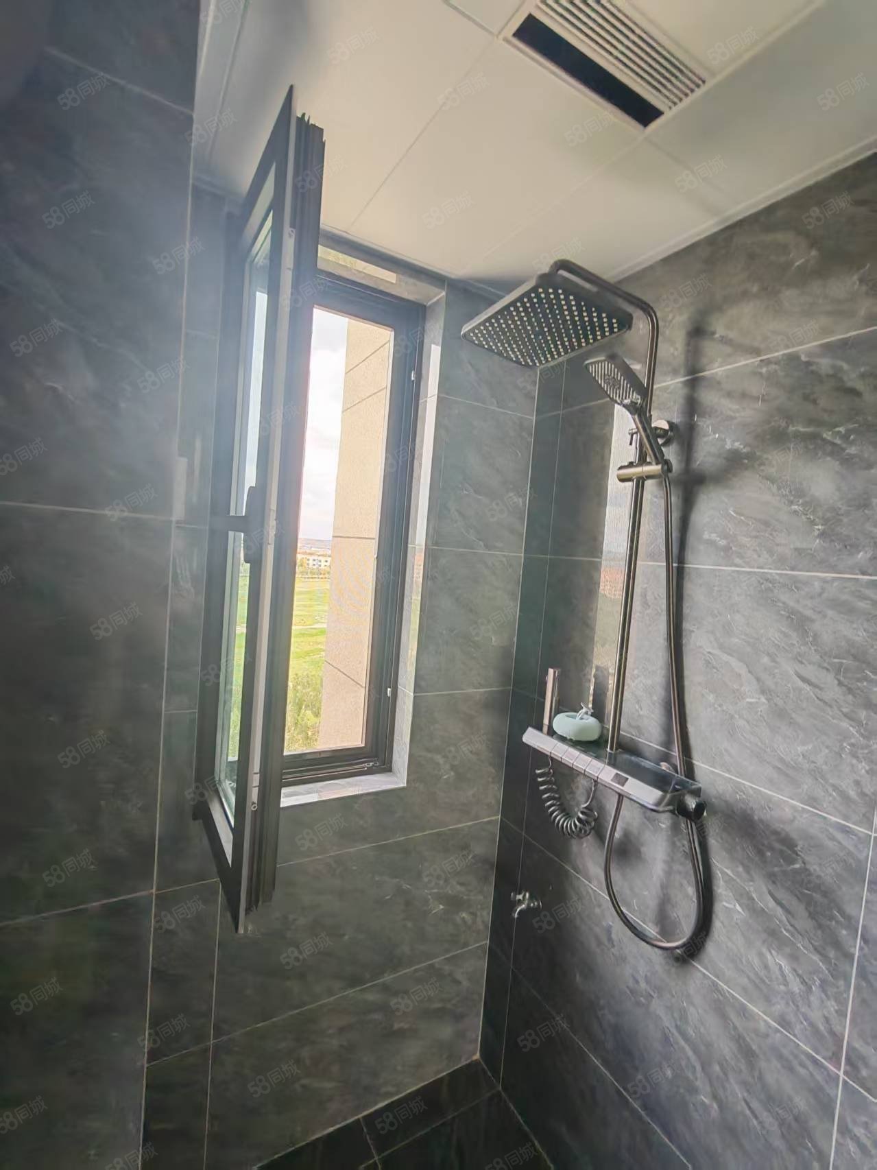 绿地斐勒公馆3室1厅1卫126㎡南85万