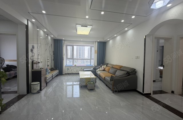 民生凤凰城10号院！新出精装3室2厅2卫东边户！拎包入住！