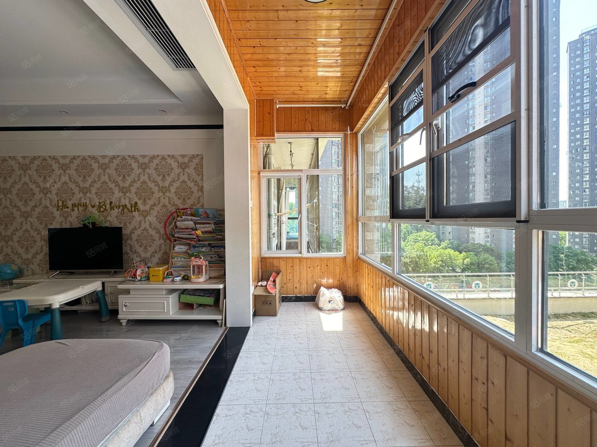 国瑞蓝山郡3室2厅1卫121㎡南北73.8万