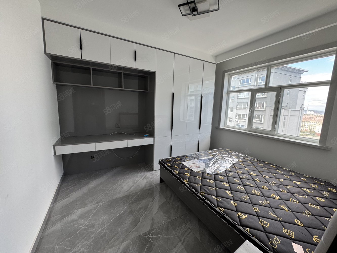 海龙新城3室2厅1卫120㎡南北76万