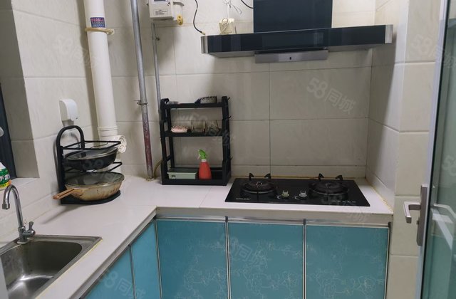 荣盛锦绣观邸 正南朝向 有电梯 ，送车位，送家具，房东直卖