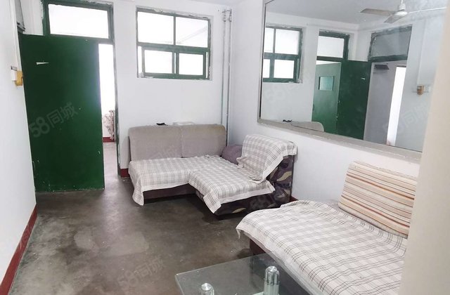 三  到东昌中学，兴华路  ，农行家属院标准三室看房有匙