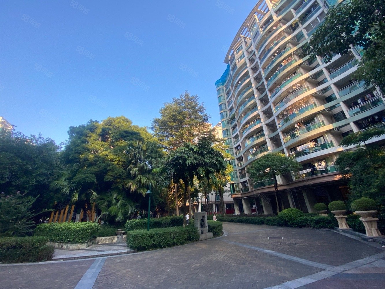 逸景翠园3室2厅2卫110㎡南北600万