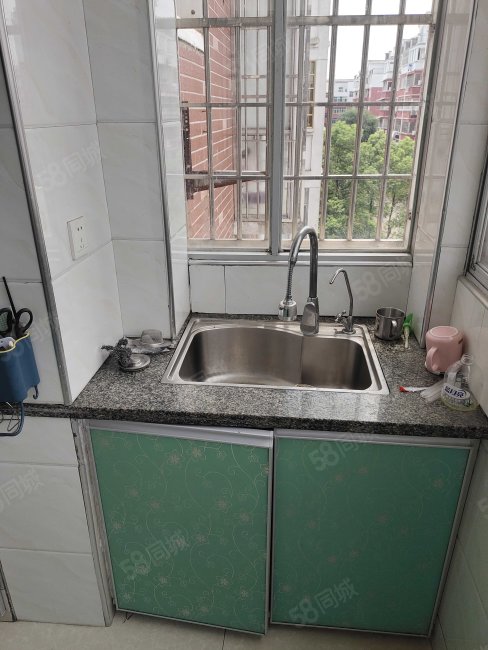 南郡佳园3室2厅2卫115㎡南北36万