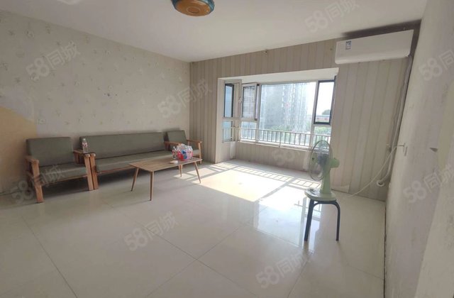 房东诚心出售 单价6000多 大三室 随时看房 免大税