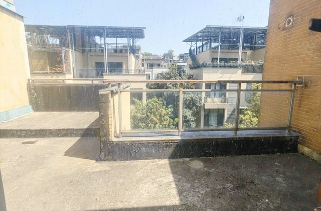 龙湾国际社区(别墅)3室2厅233.03㎡240万二手房图片