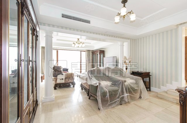 荣尊堡国际俱乐部公寓4室2厅225㎡1460万二手房图片