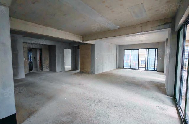 麓谷山湖郡4室2厅254㎡209.8万二手房图片