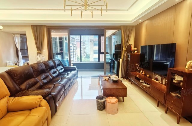 蓝光公园华府4室2厅123.04㎡199万二手房图片