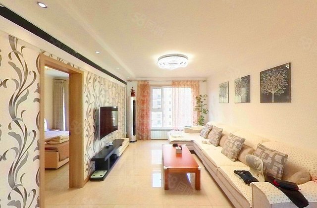 弘石湾C1区3室2厅133.3㎡142万二手房图片