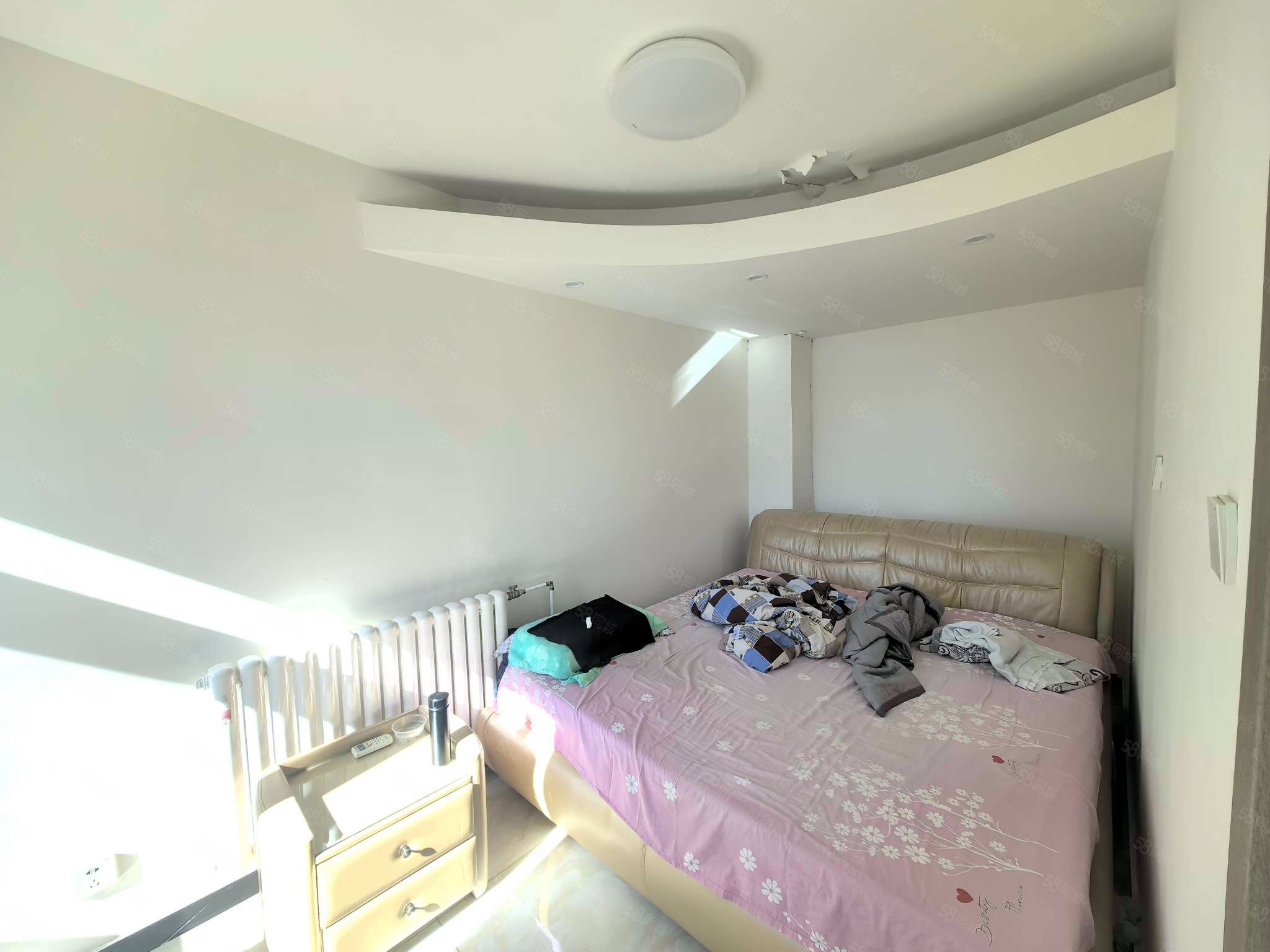 都麗豪廷4室3廳2衛(wèi)217㎡南北359萬