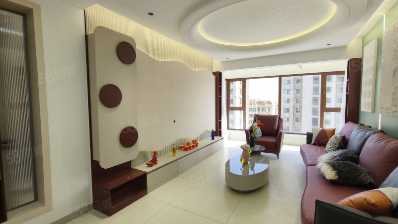 出售凯森蒙芋圆电梯七楼123平三室两厅两卫798精装修