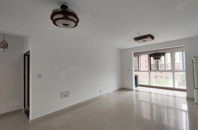 急售！二中旁！书香东郡 三叶草户型 免大税送车储 可议价