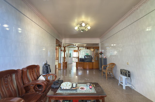 西荣路小区3室2厅2卫110㎡南北40万