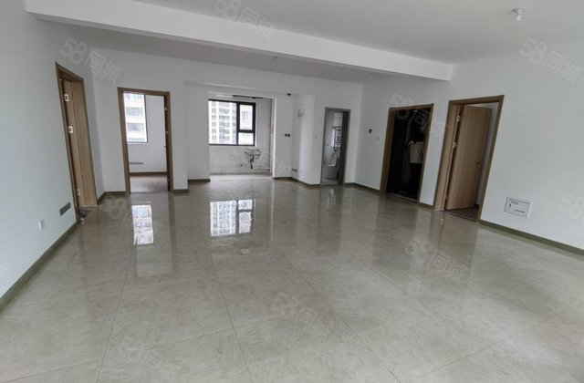 民生 新一中 双阳台 大客厅 三叶草户型