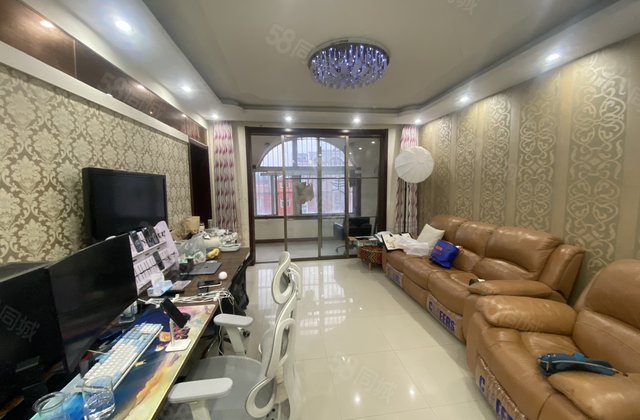 捡大喽 三室双卫 送露台 阿尔卡迪亚 送储 地暖 全天采光，