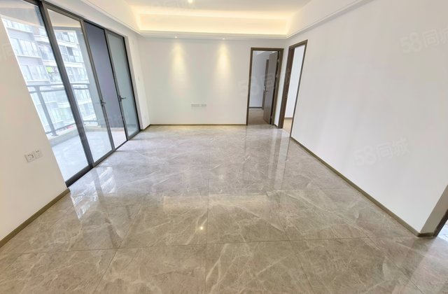 保利云启4室2厅103.29㎡127万二手房图片