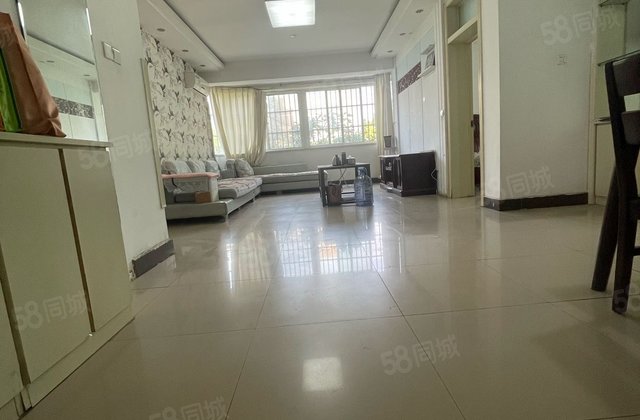 金丰苑精装修送车位送地下室送35平院子全款优惠房东直卖