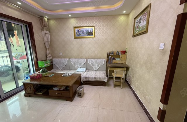 急售阿卡六期 三室朝阳 带车储