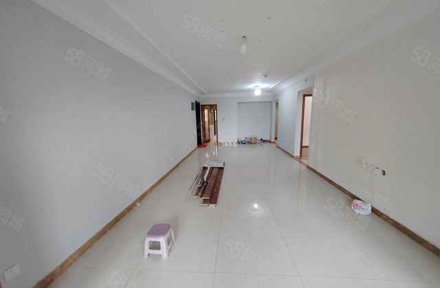 恒大翡翠华庭4室2厅149.87㎡155万二手房图片