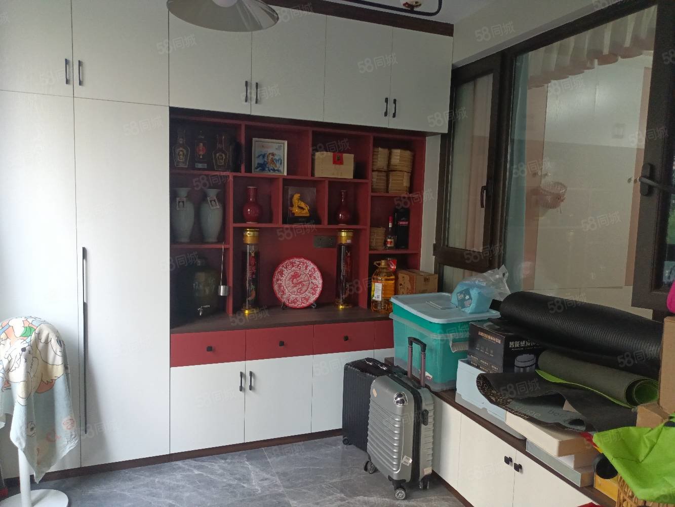 金马御龙城5室2厅3卫228㎡南北195万