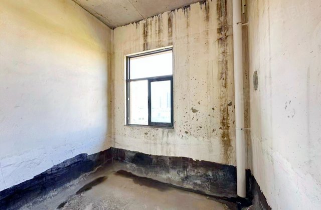 合能枫丹铂麓三期6室3厅149.28㎡270万二手房图片