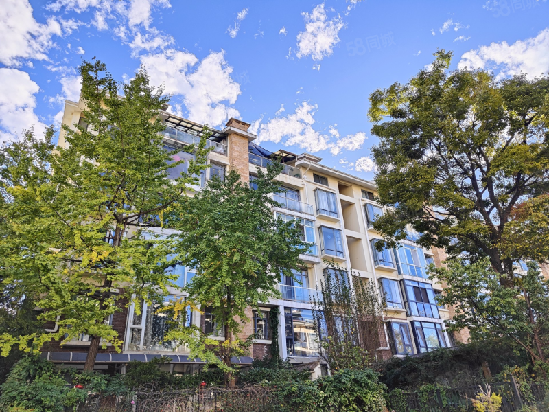 滇池卫城蓝湾板楼南北通透商品房配套齐全临地铁