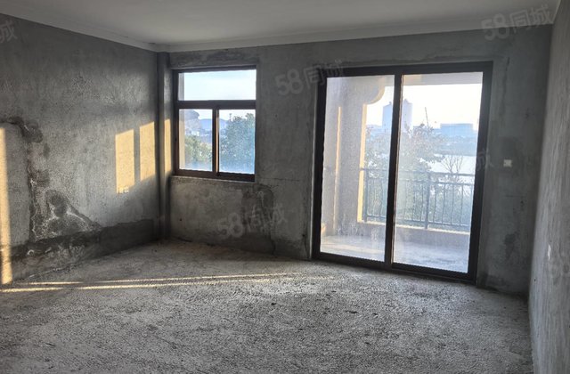 碧桂园翡翠湾(别墅)5室2厅216㎡380万二手房图片