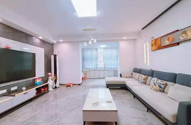 房东去外地发展 急售 乐园 实验  湖边孝心一楼 精装三室