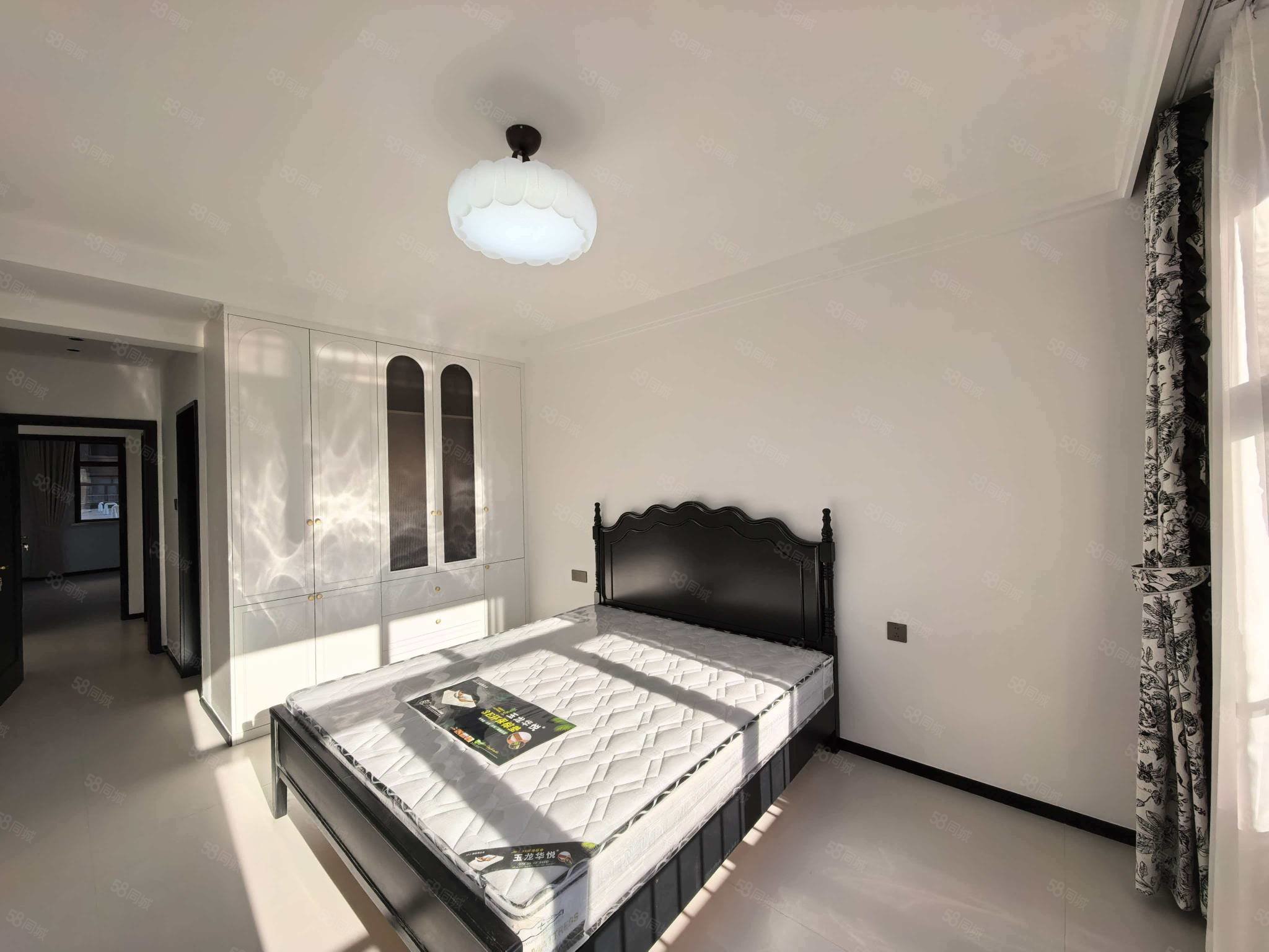 世纪嘉园3室2厅2卫142㎡南北89万