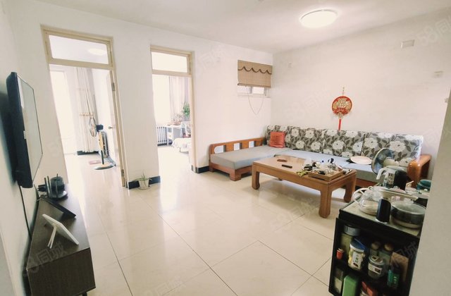 湖边，水城佳苑华悦金钻，单价7开头乐园小区实验，送储车位