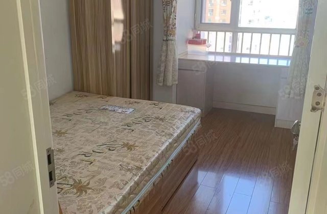 荣盛水岸花语(一期)，3室1厅1卫送车位送家具