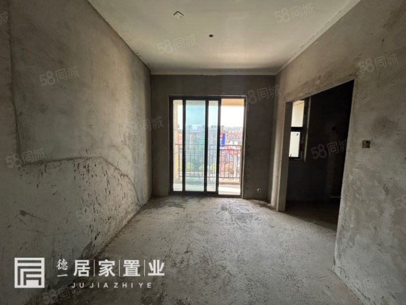 御珑国际4室2厅2卫137.3㎡南北69万
