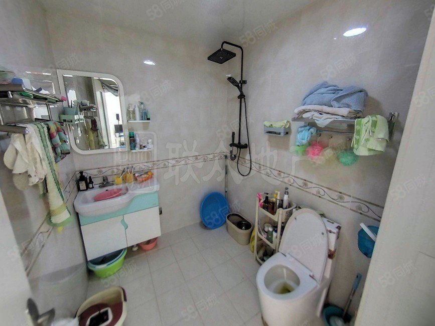 首地浣溪谷3室2廳1衛(wèi)93.63㎡南北260萬