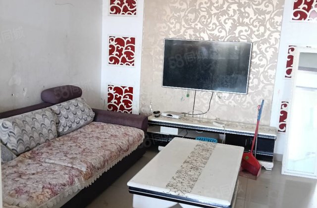 七中对过，地暖商品电梯房，单价5千多，馨苑小区，水晶丽城