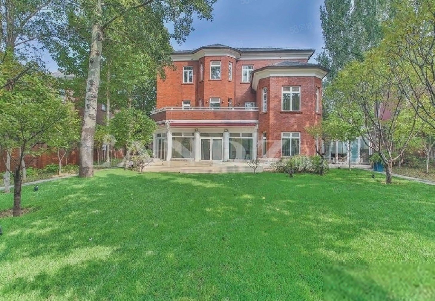 晴翠園5室3廳6衛(wèi)438.92㎡南北3800萬(wàn)