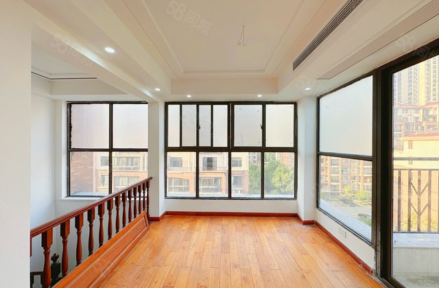 瑞景国际6室2厅231.11㎡356万二手房图片