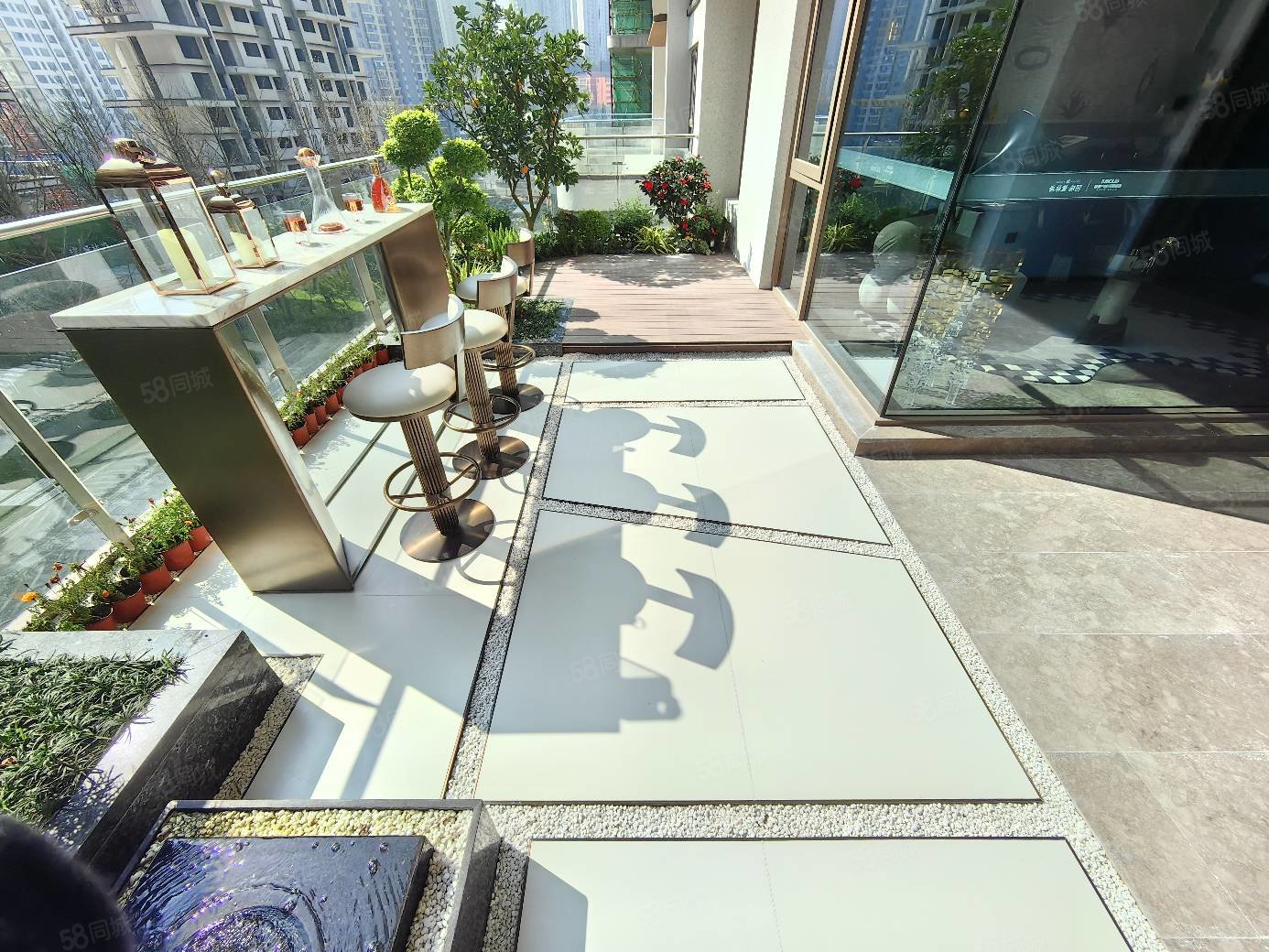 国瑞麓林府4室2厅3卫143㎡南北104万