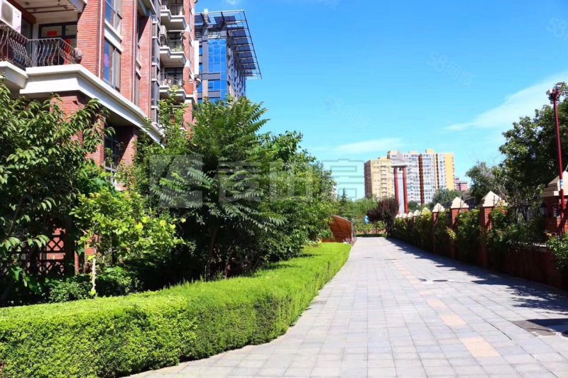 玫瑰御園4室2廳2衛(wèi)178.16㎡南北1650萬