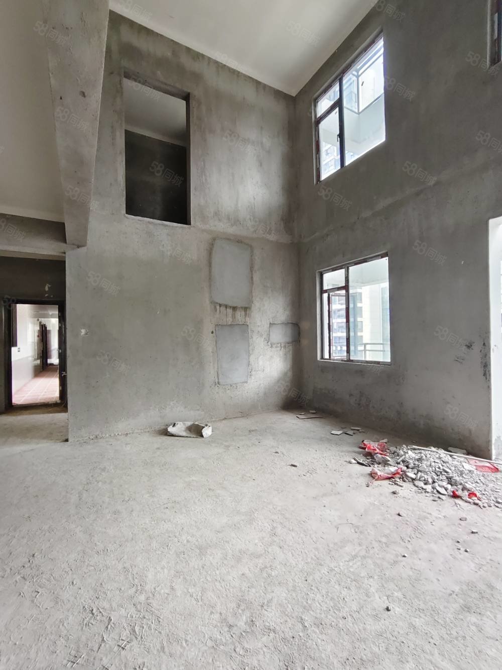 德和领秀广场4室2厅1卫140㎡北122.9万