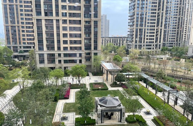 层)绿地国际博览城海珀九龙红谷滩九龙湖九龙大道1177号满二唯一郑