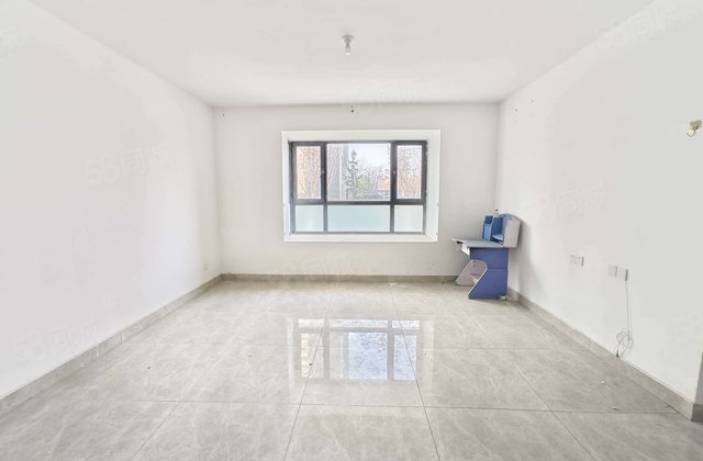 急售莲湖新城 电梯三室两厅 边户南北通透 送车位 可以贷款