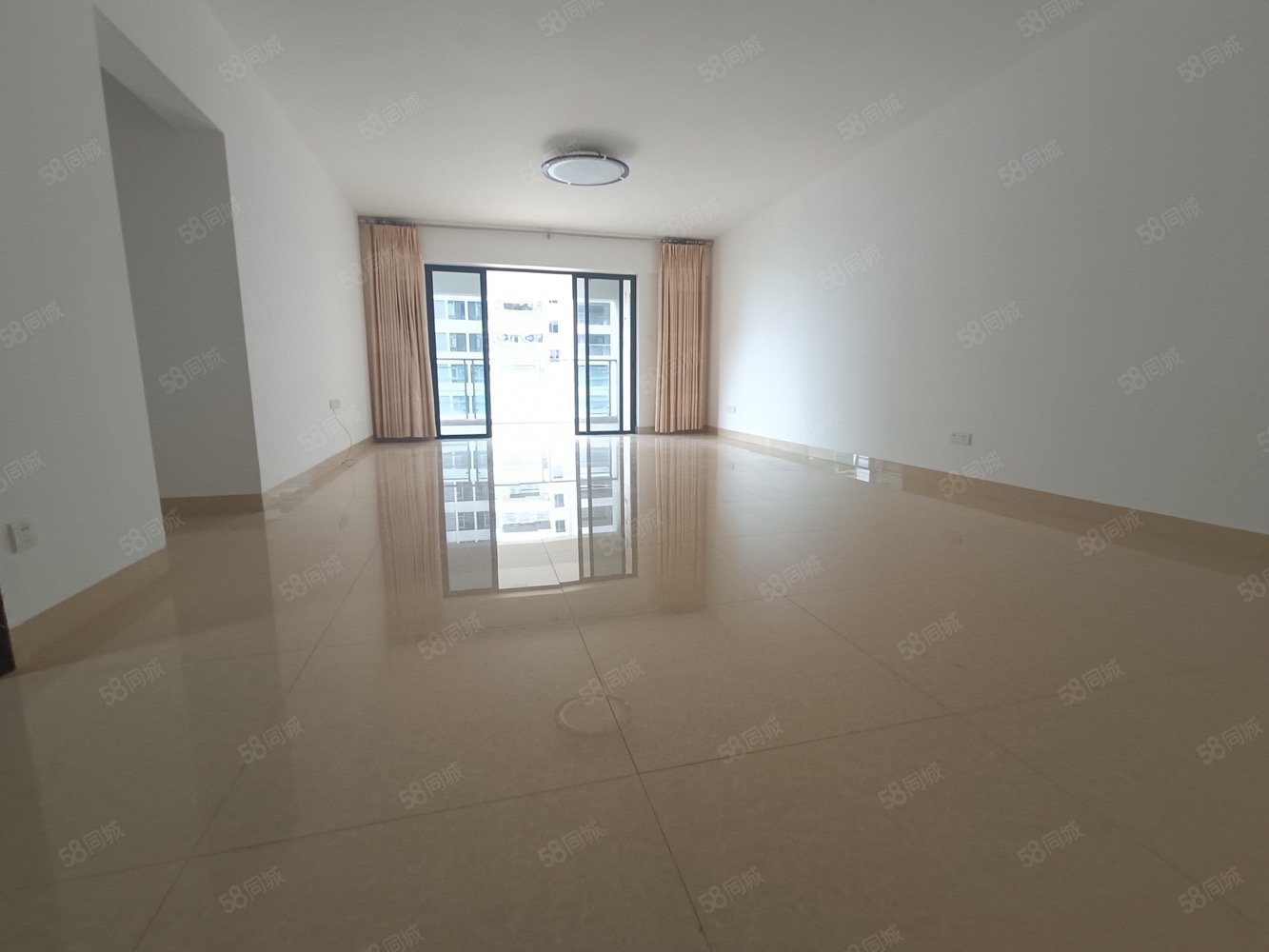 城市假日旁 东南向 电梯四房 177方,汇景名都-湛江58同城